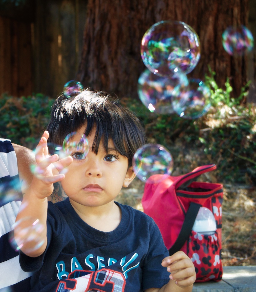http://thedigitalstory.com/2015/07/05/charlie-with-soap-bubbles-1024.jpg