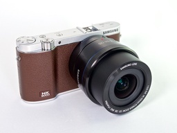 Samsung NX3000 with 16-50mm Power Zoom