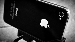 iphone_4s_camera-bw-web.jpg