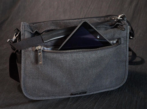 COOPER 13 SLIM MESSENGER BAG