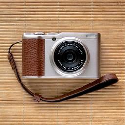 fujifilm-xf10-front.jpg