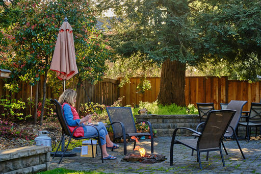 Backyard-Pentax-40mm-DSCF0076-Fuji-X-E4.jpg